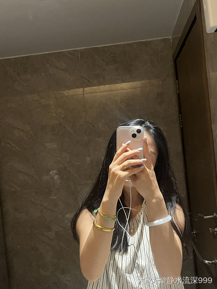 蓝色美甲好显黑_金翡翠