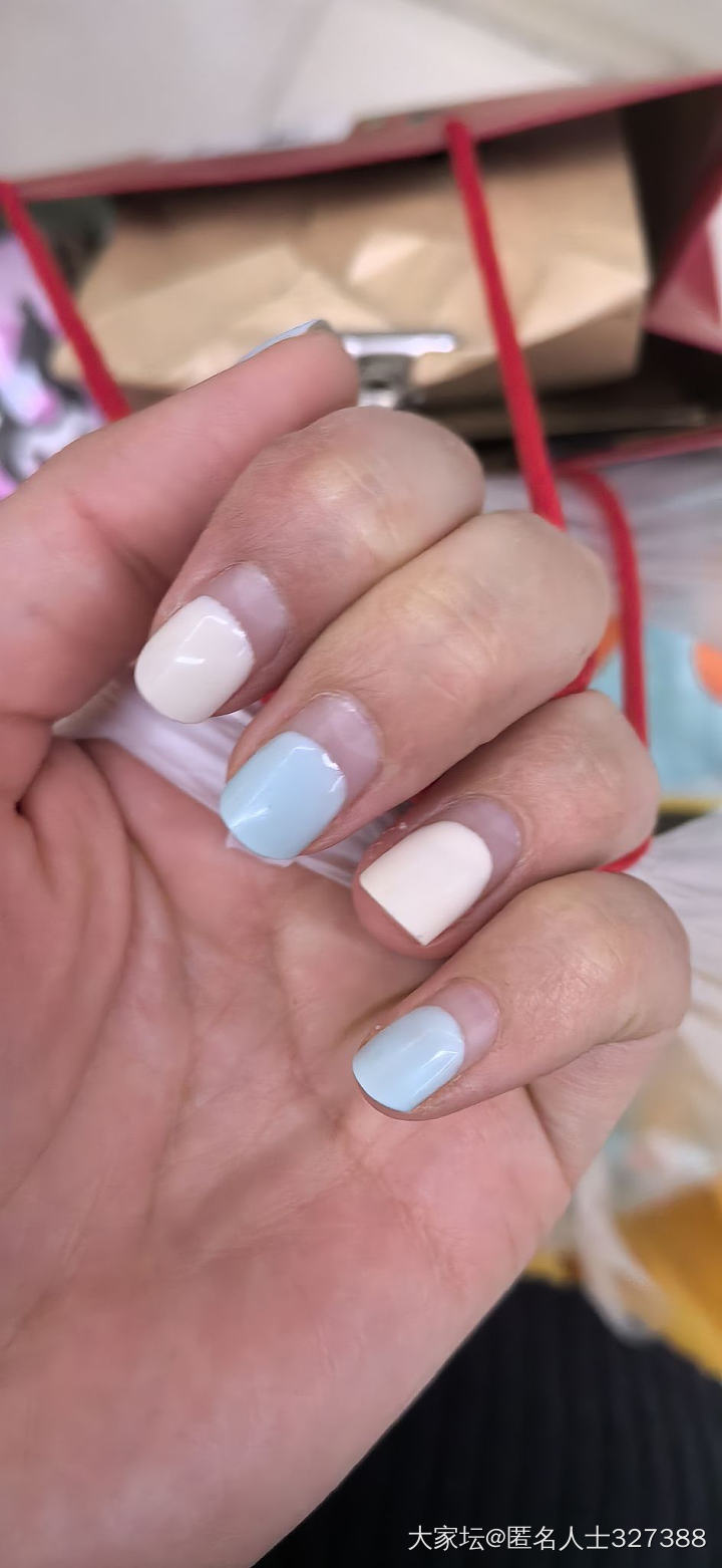 蓝色美甲好显黑_金翡翠