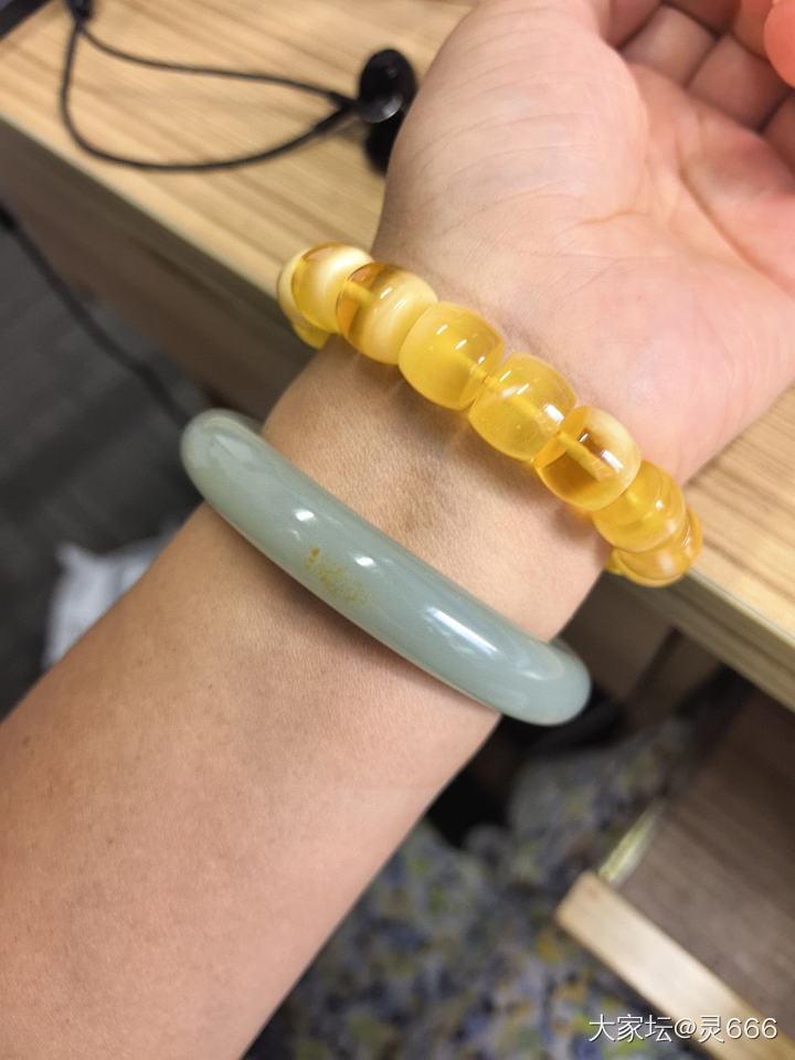 双镯，粉青&湖水绿傻傻分不清_手镯和田玉