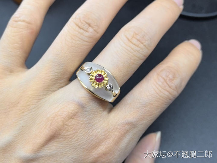 700克价出lalaounis石上石戒指。_金
