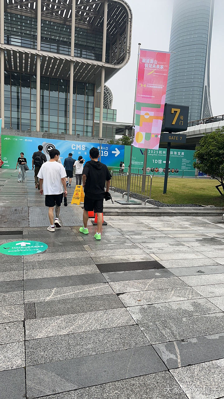 今天又来逛展览的姐妹吗_展会