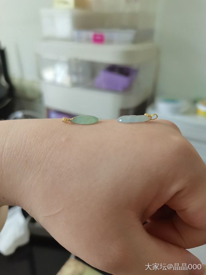 翡翠金镶精致小吊坠_翡翠
