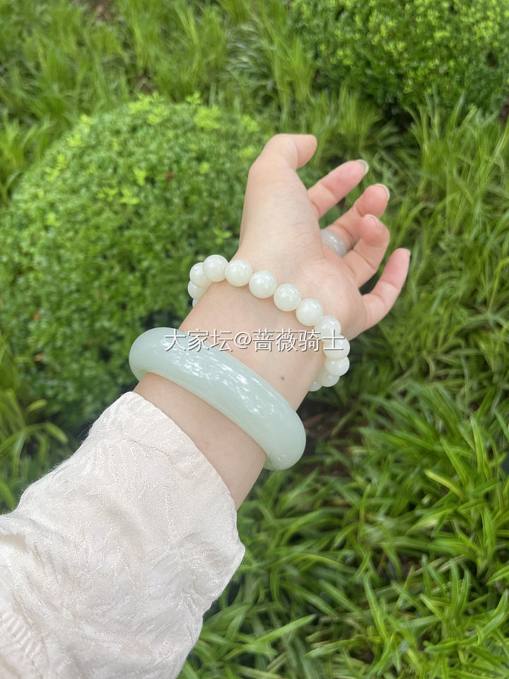 山料也有发光的一天_手镯和田玉