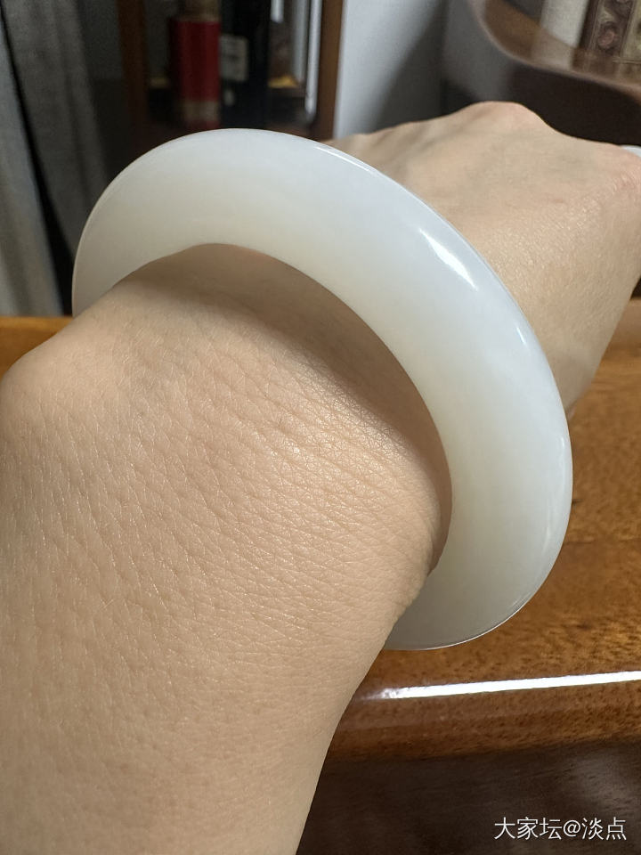山料也有发光的一天_手镯和田玉