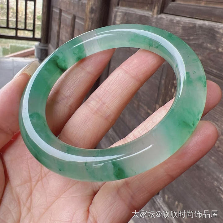 非洲翠圆条手镯超美_玉石