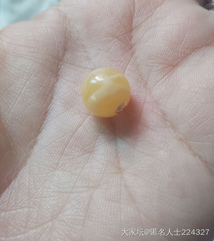 jmm看下，这是天然蜜蜡吗，这纹路。_蜜蜡