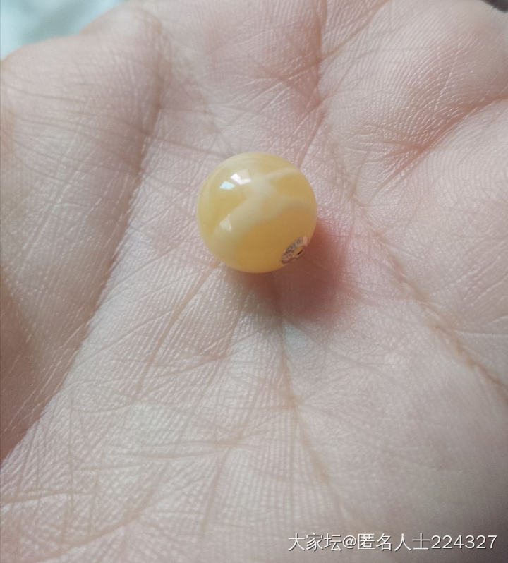 jmm看下，这是天然蜜蜡吗，这纹路。_蜜蜡