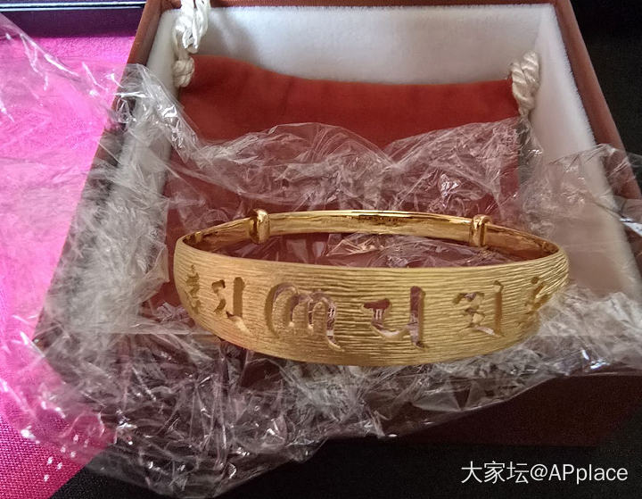 周生生全新黄金手镯_金