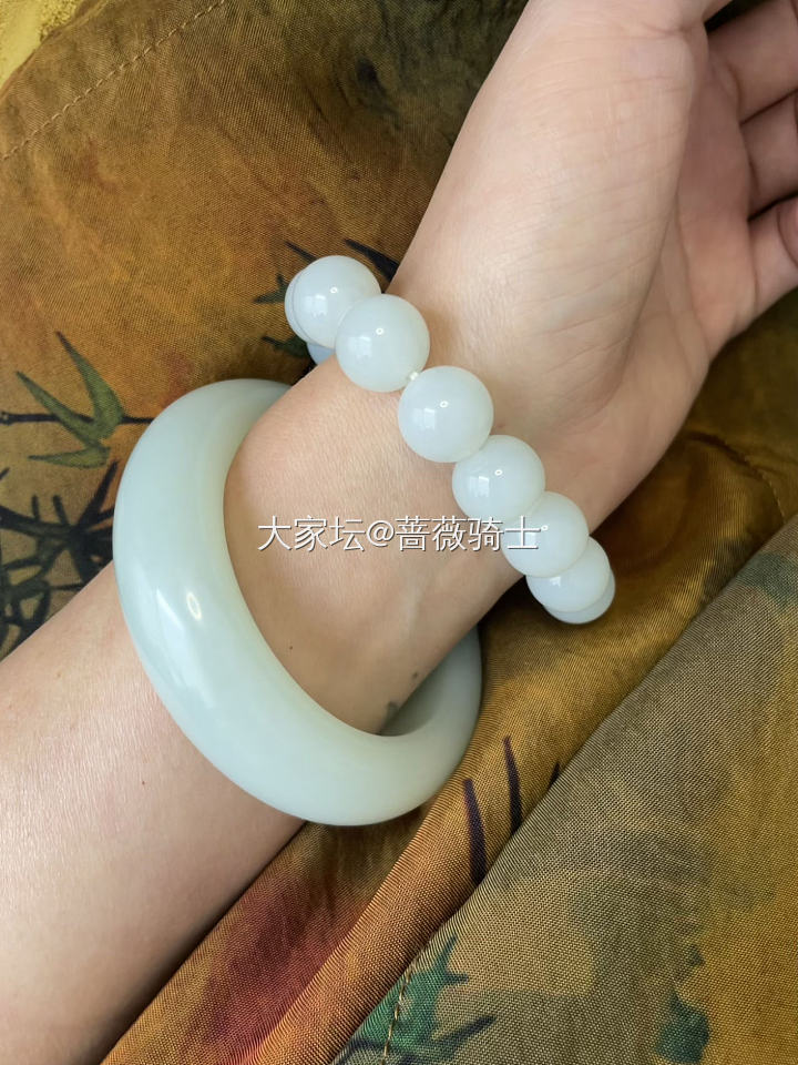 新的一天_手镯和田玉