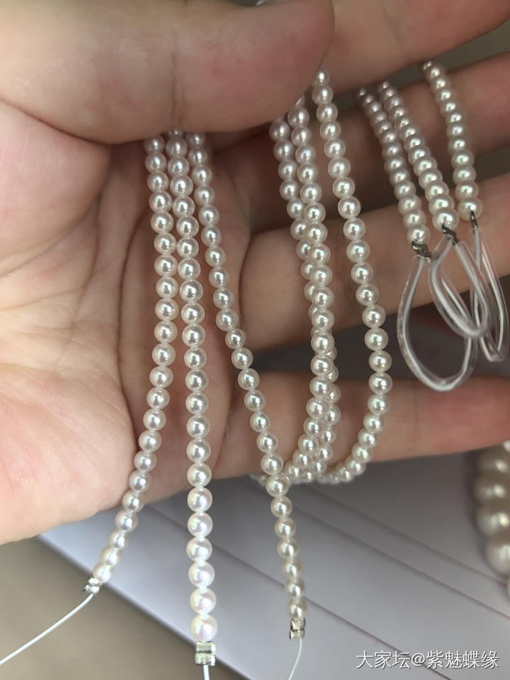 珍珠项链3.5-4mm/10-11mm,翡翠培育钻排戒，18k流苏耳环_金