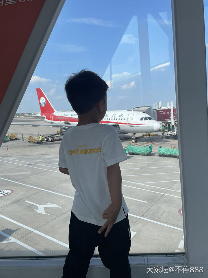 挑战独自带娃坐飞机✈️_闲聊