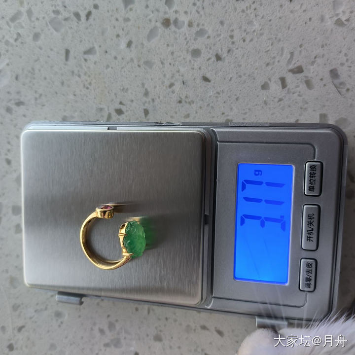 （已出鉴赏）冰绿三脚金蟾翡翠戒指_翡翠