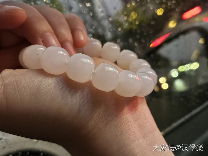 这个光线它好像一串荔枝_珠串和田玉