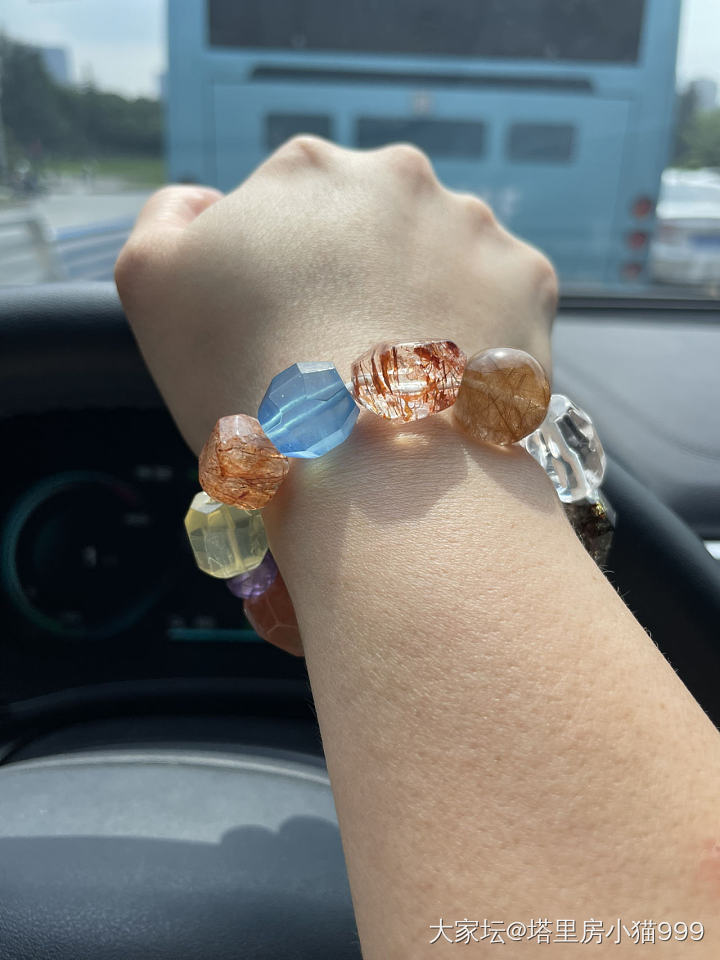 阳关下的左右手_玉石珠串水晶