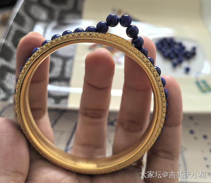 青金小婉上手照😆_手镯青金石金