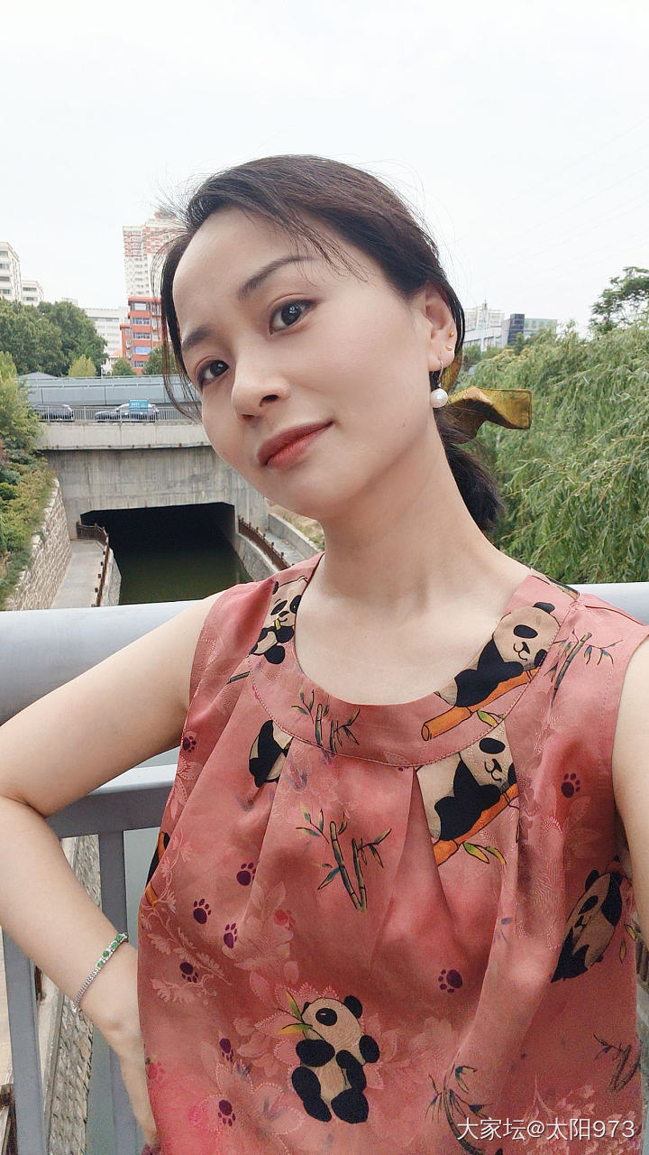 今天长这样，😁_穿搭