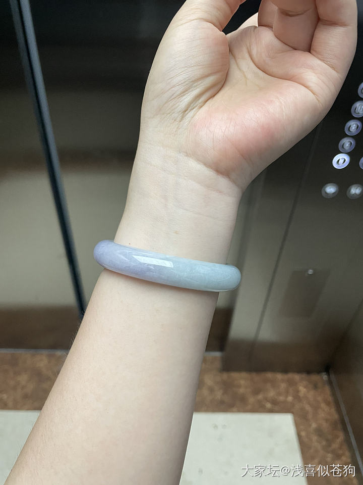 关于我四百块买的翡翠手镯，带着玩算不算小漏_翡翠