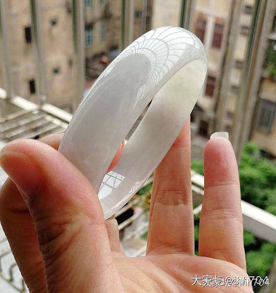宽边翡翠手镯_翡翠