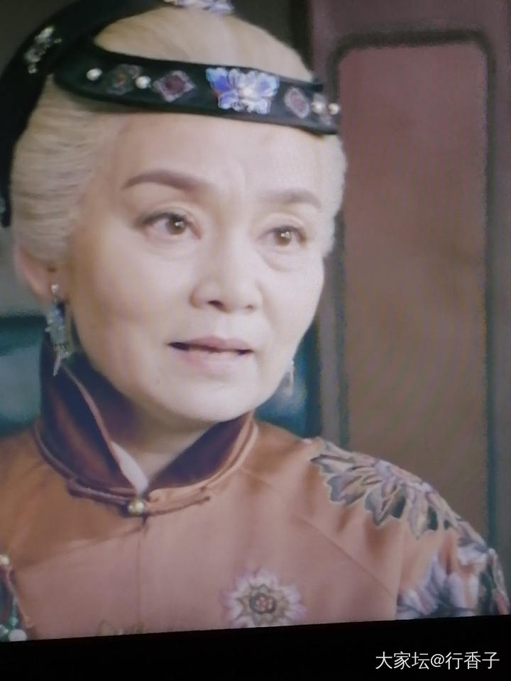潘虹应该就属于传说中的骨相美_艺人