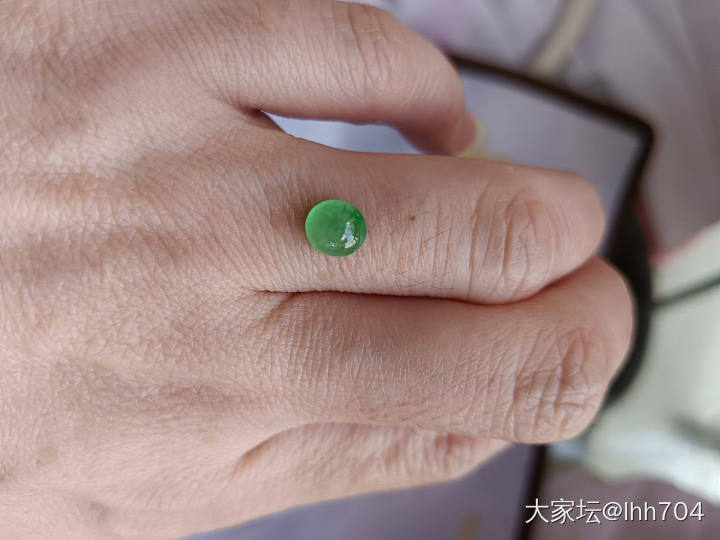 看一下你们的色标级甜绿翡翠_翡翠