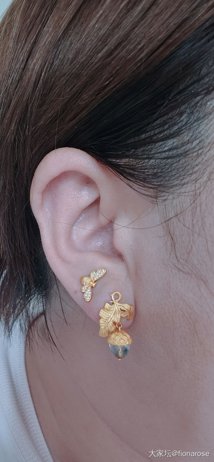 小蜜蜂和松果_耳钉金