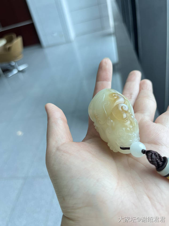 新疆且末糖白百克大貔貅和田玉手把件_和田玉