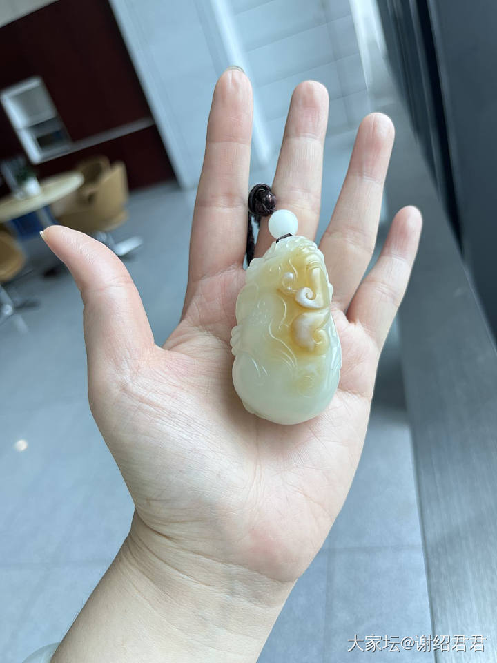新疆且末糖白百克大貔貅和田玉手把件_和田玉
