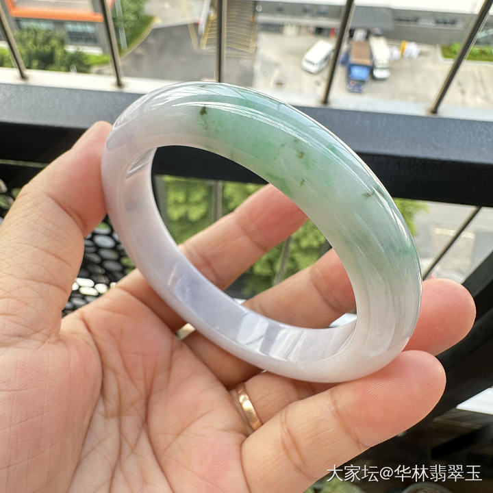白底青正圈翡翠58.8mm_翡翠