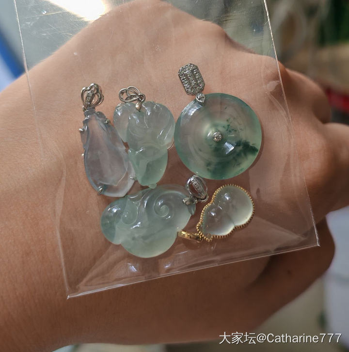 亏出18k金翡翠兔子_翡翠