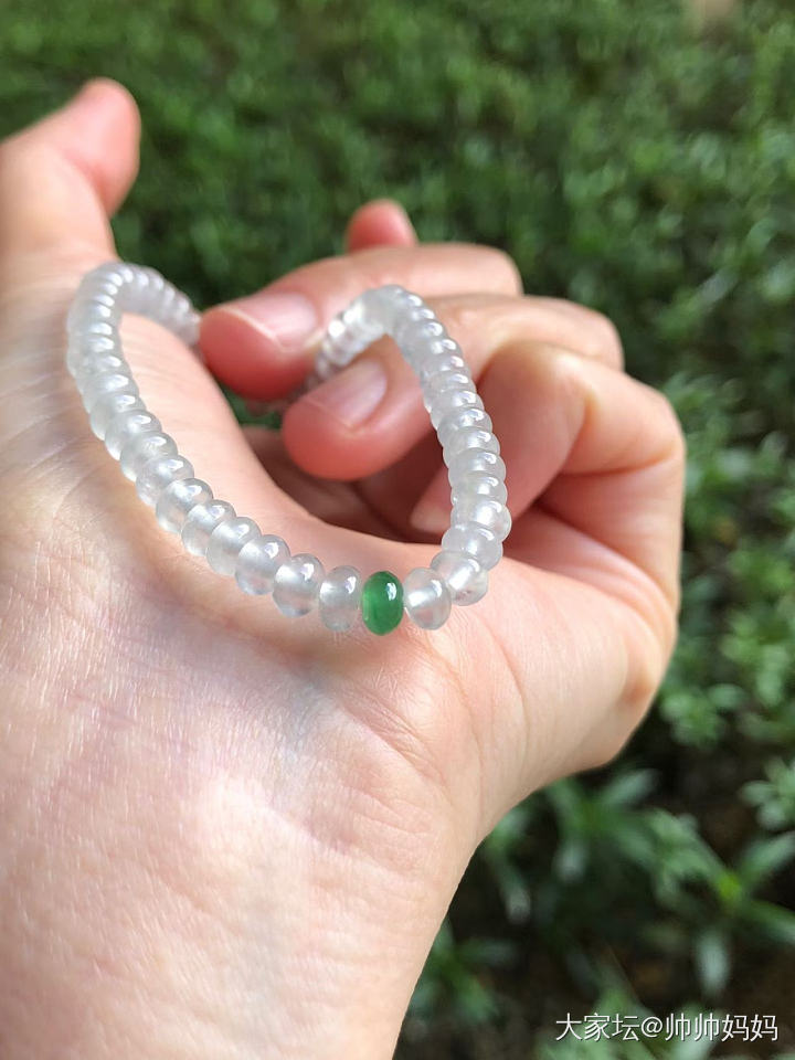 翡翠白玻璃小算盘珠手链_翡翠