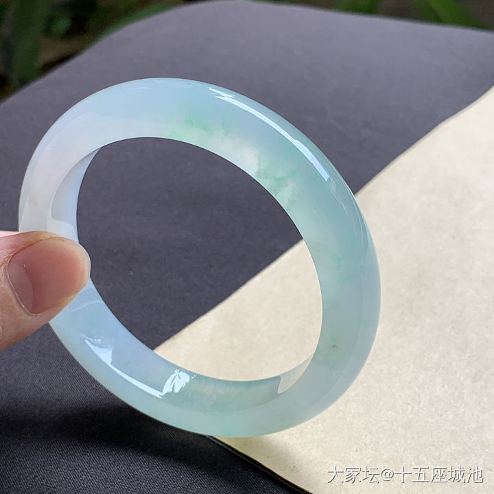 择一镯永相伴_翡翠