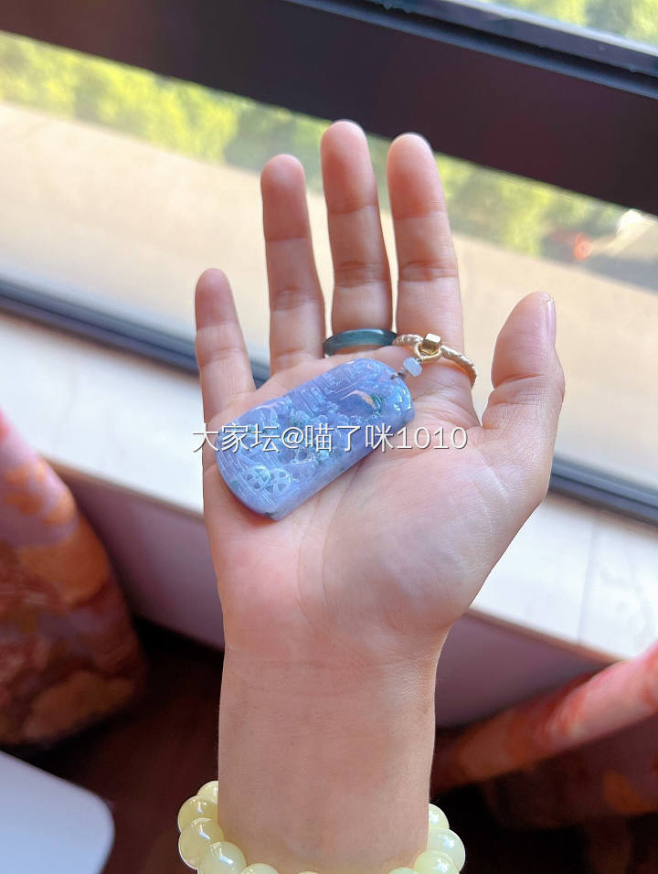 天然翡翠浓艳紫罗兰色牙签工山水牌吊坠_翡翠