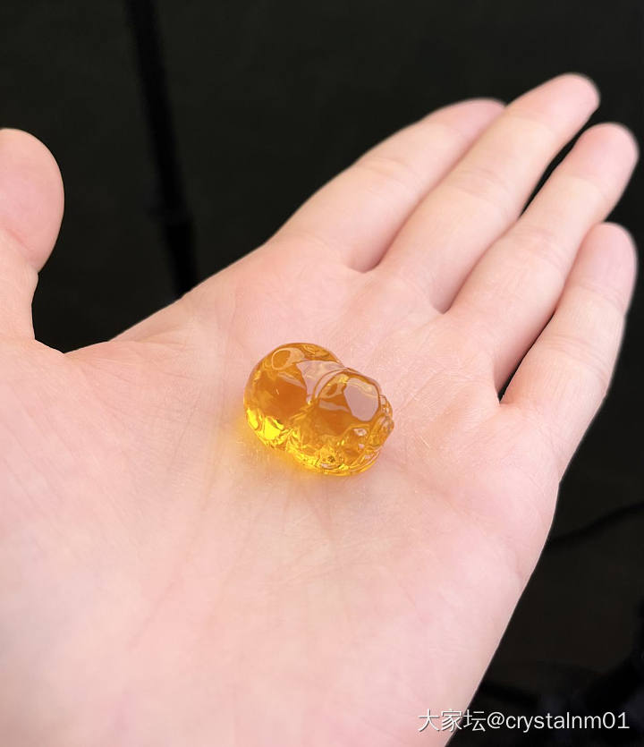 出几个金珀蜜蜡小雕件_琥珀蜜蜡