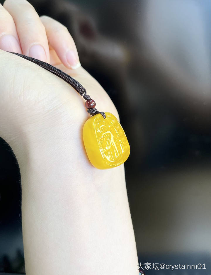 出几个金珀蜜蜡小雕件_琥珀蜜蜡