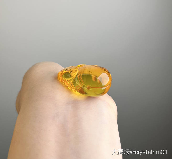 出几个金珀蜜蜡小雕件_琥珀蜜蜡