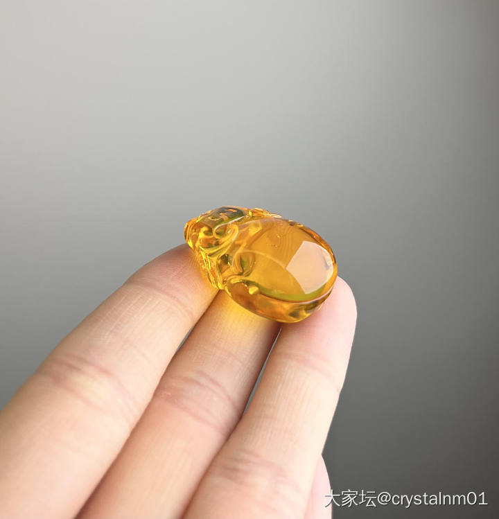 出几个金珀蜜蜡小雕件_琥珀蜜蜡