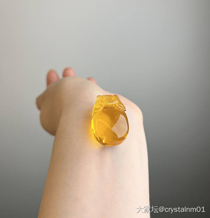 出几个金珀蜜蜡小雕件_琥珀蜜蜡