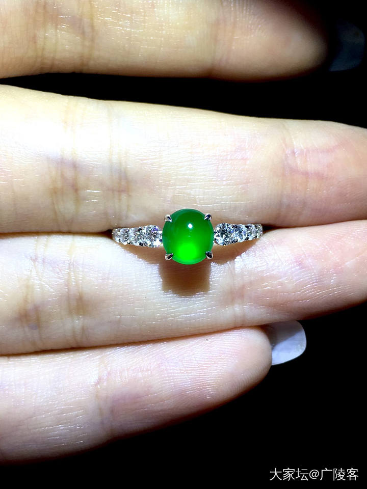 麻团家冰种浓阳绿翡翠排戒_翡翠
