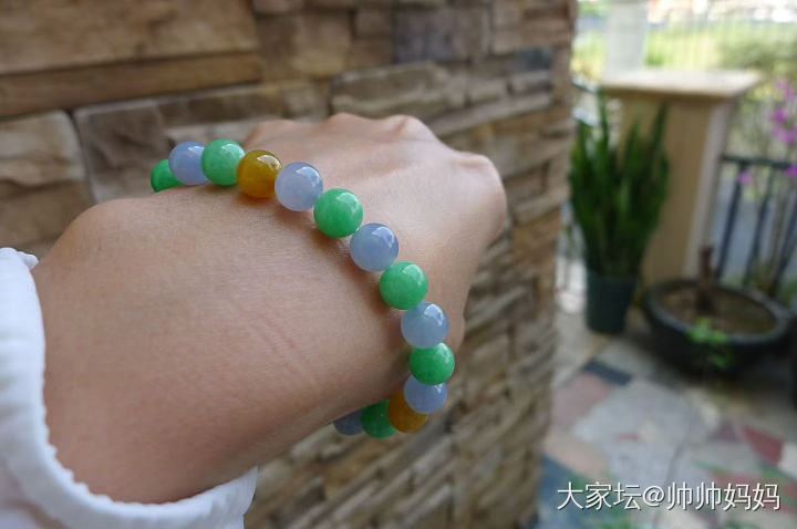 翡翠浓郁糖豆手链_翡翠