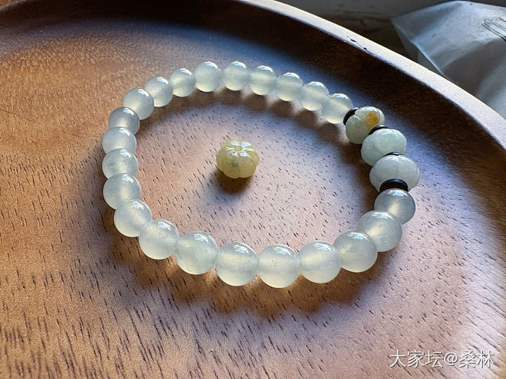 木纳雪花棉翡翠手串_翡翠