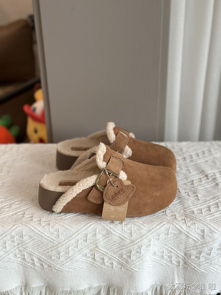 百丽吐司拖鞋_品味