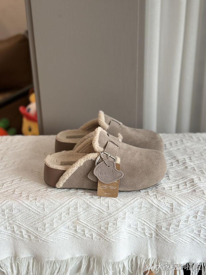 百丽吐司拖鞋_品味