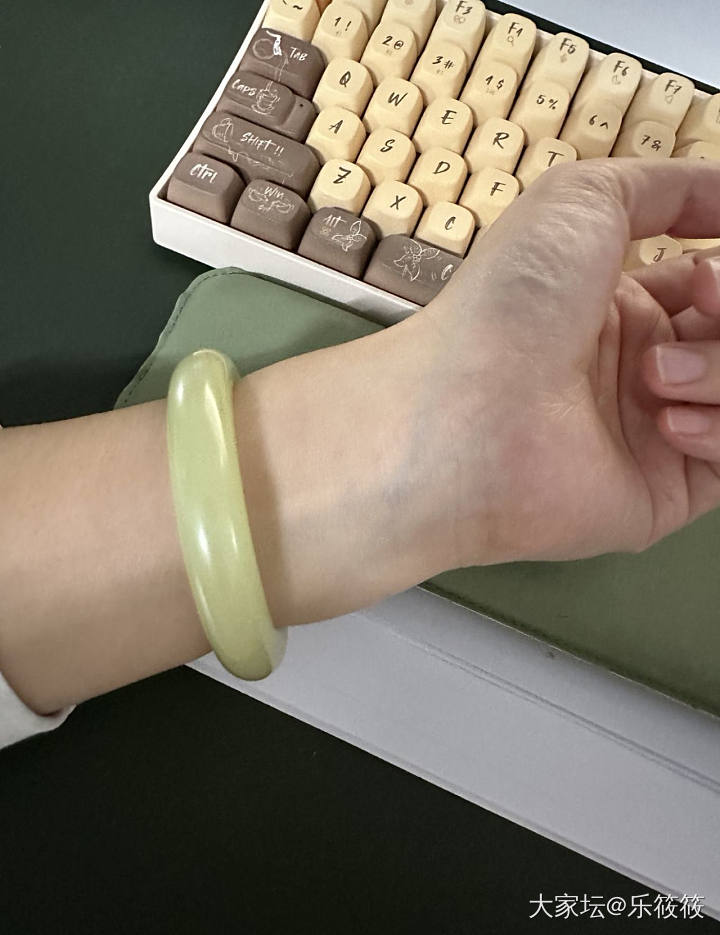 嫣知美玉 新疆若羌黄口_和田玉