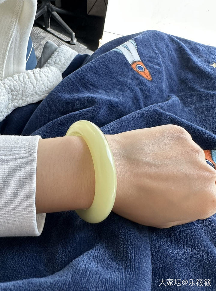 嫣知美玉 新疆若羌黄口_和田玉