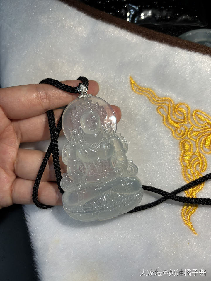 天然翡翠冰种度母_翡翠