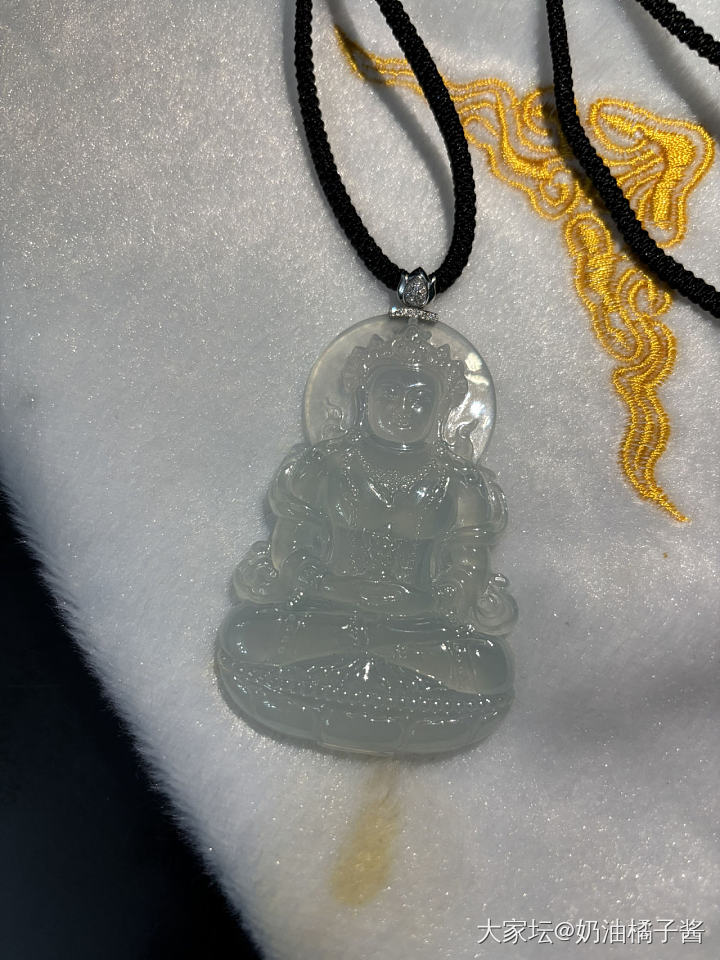 天然翡翠冰种度母_翡翠