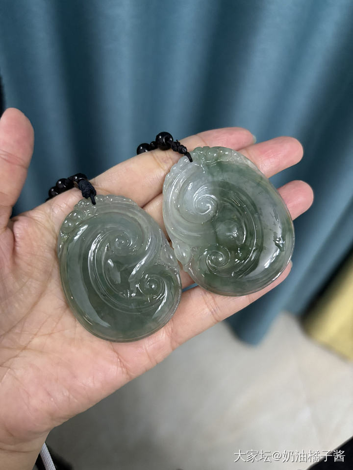 天然翡翠糯冰飘绿大如意_翡翠