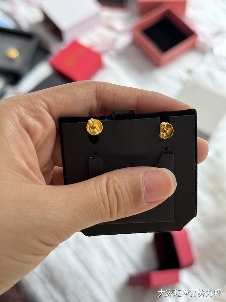 周大福流金岁月耳环_金