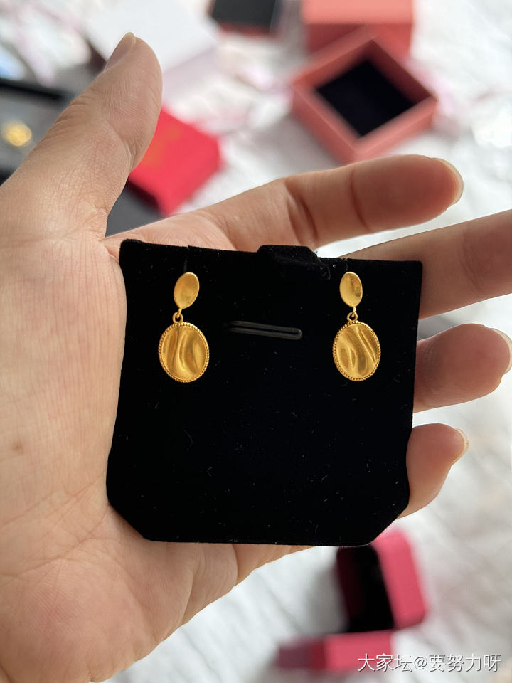 周大福流金岁月耳环_金