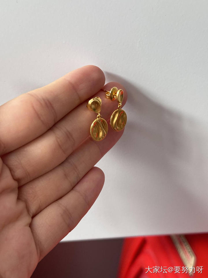 周大福流金岁月耳环_金